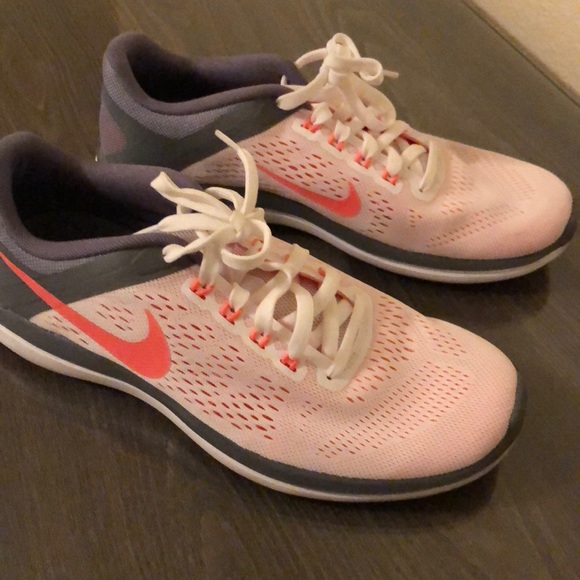 Nike Shoes - Shoes